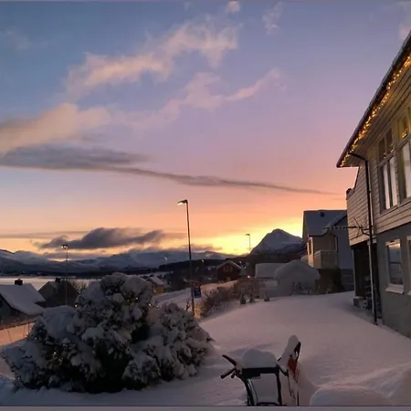 Lyngen, Mackay Appartment, Lyngen * Lyngseidet