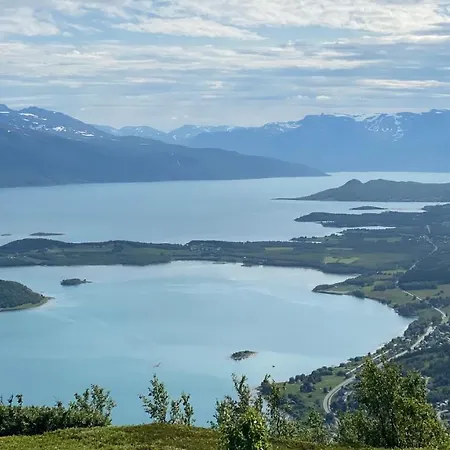 Lyngen, Mackay Appartment, Lyngen Lägenhet Lyngseidet