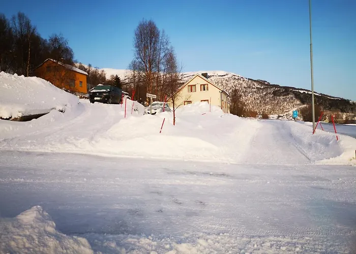 Lyngen, Mackay Appartment, Lyngen 아파트 Lyngseidet