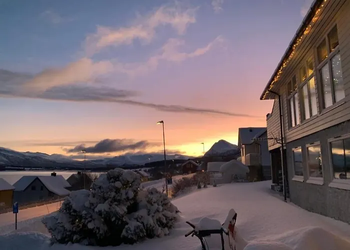 Lyngen, Mackay Appartment, Lyngen * Lyngseidet