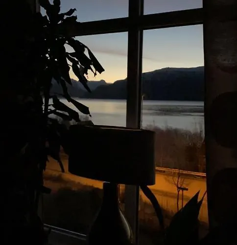 Lyngen, Mackay Appartment, Lyngen * Lyngseidet